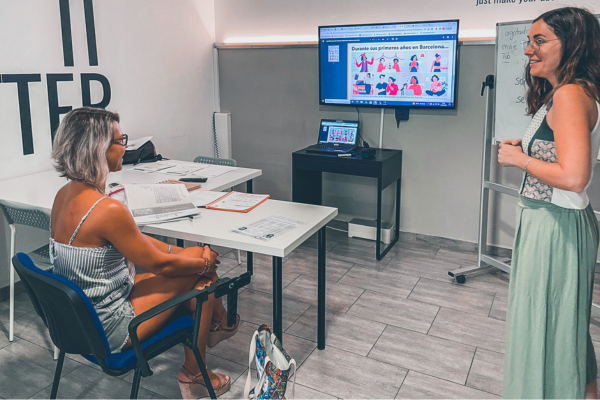 Estudiantes aprendiendo español en Lloret de Mar