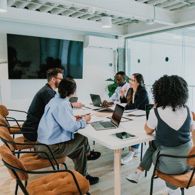 Diagrama de IA y factor humano trabajando juntos